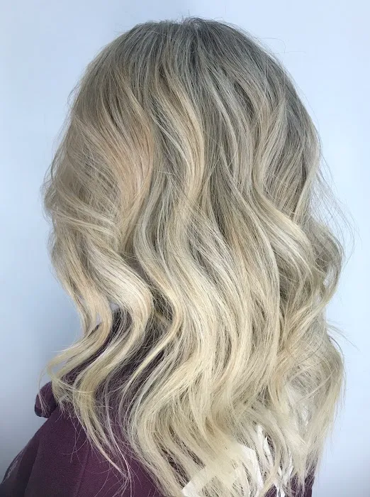 Mane Refinery Salon Picture 6