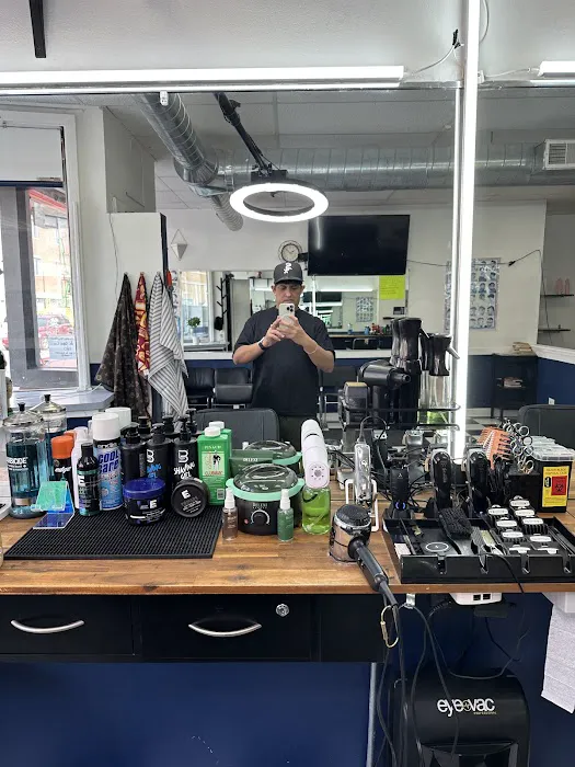 Avondale Hair Salon & Barbershop Picture 1