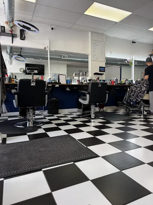 Avondale Hair Salon & Barbershop Picture 2