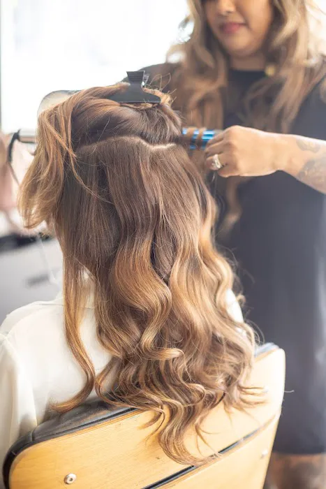 Orlando's Hair Studio Picture 9