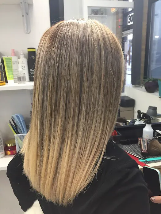 Victoria's Hair Salon Picture 6