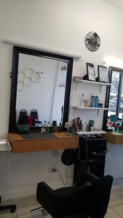 Victoria's Hair Salon Picture 2