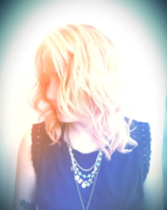 Marina Fichera: Inside Bleach Salon Picture 1