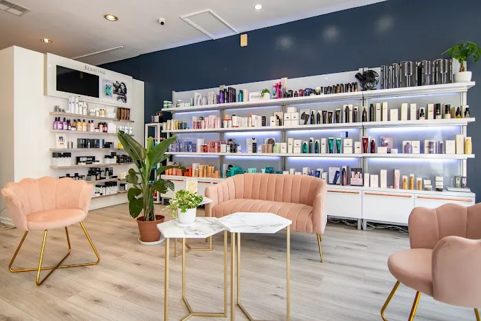 Siren Salon Picture 4