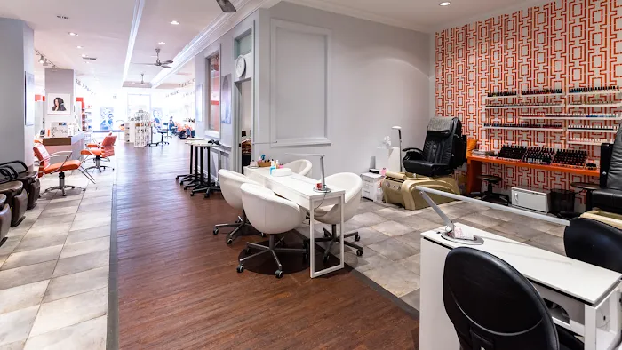 Siren Salon Picture 10