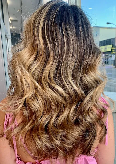 Siren Salon Picture 9