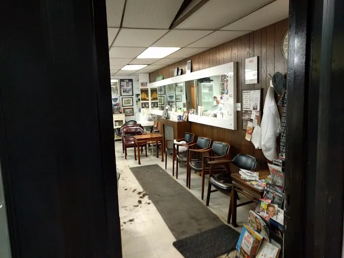 Andre’s Barber Shop Picture 5