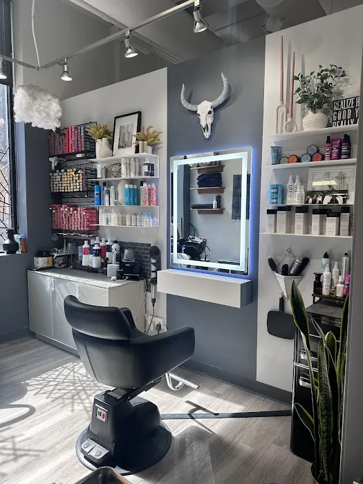 Lakeview Hair Loft Picture 1