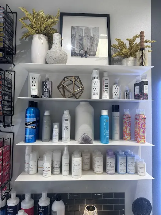 Lakeview Hair Loft Picture 2