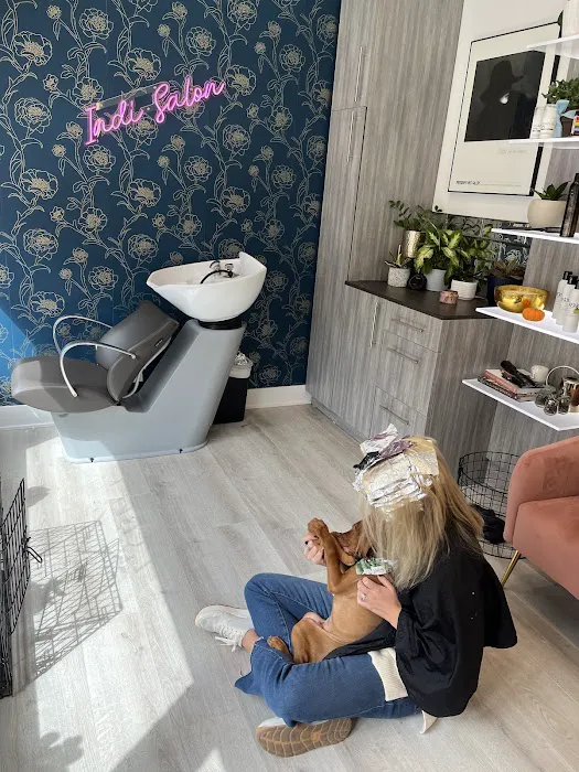 Indi Salon Picture 3