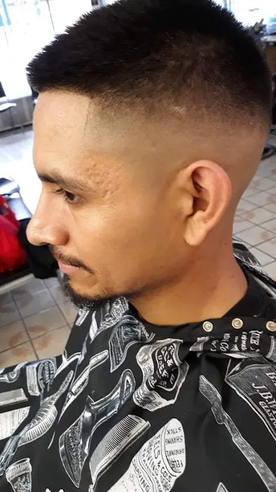 Primos Barber Shop & Beauty Salon Picture 6