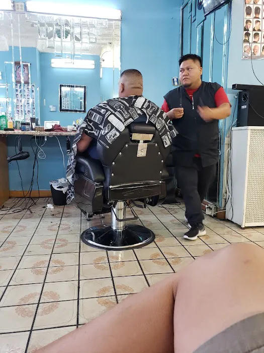 Primos Barber Shop & Beauty Salon Picture 3