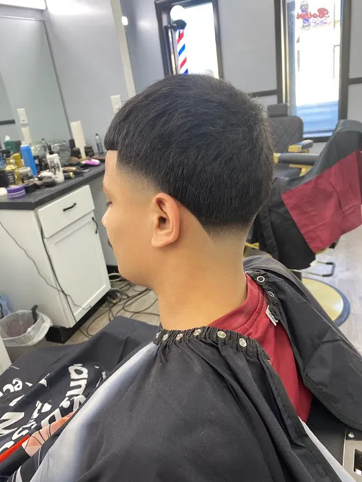 Gonzalez Barber Shop Picture 7
