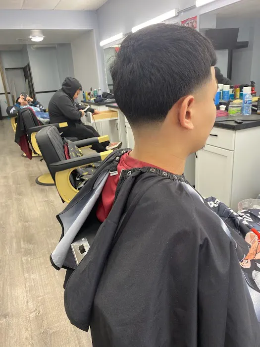 Gonzalez Barber Shop Picture 3