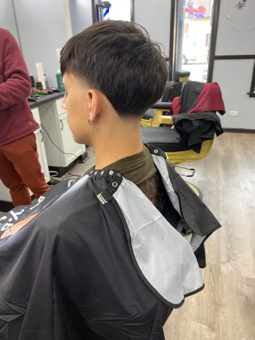 Gonzalez Barber Shop Picture 6