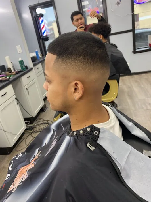 Gonzalez Barber Shop Picture 5