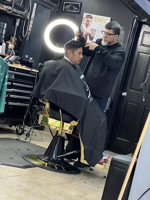 Lalo's Upper Cutz Barber Shop Picture 10