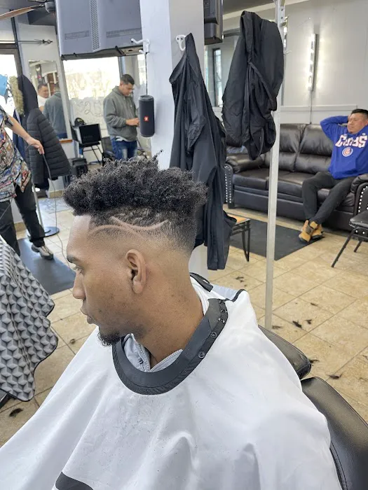 Lalo's Upper Cutz Barber Shop Picture 9