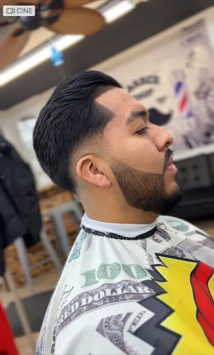 Lalo's Upper Cutz Barber Shop Picture 1