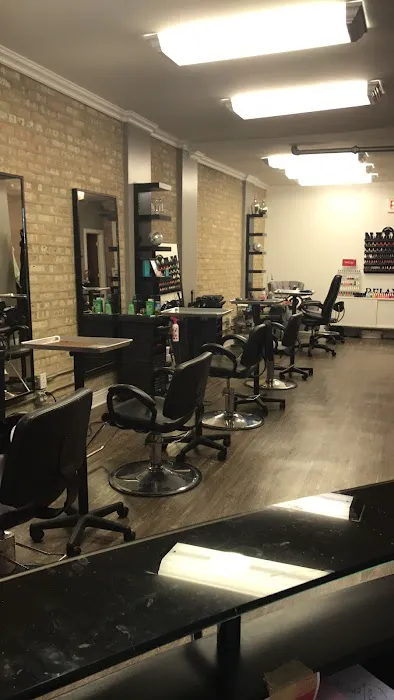 Salon La Rouge Picture 7