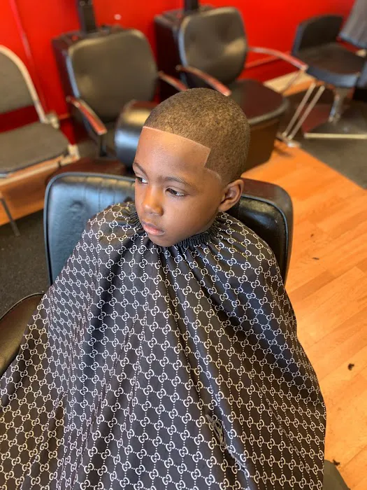 Oak Park Barber Salon Picture 3