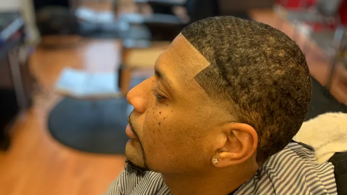 Oak Park Barber Salon Picture 6