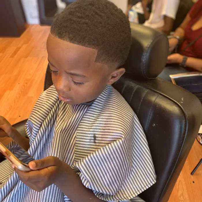 Oak Park Barber Salon Picture 10