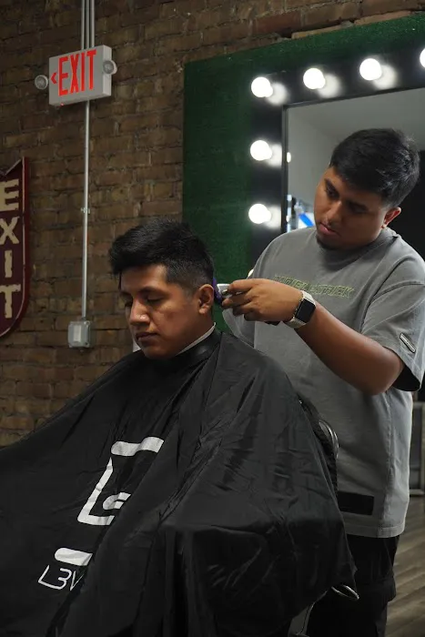 Essntl Barbershop Picture 8