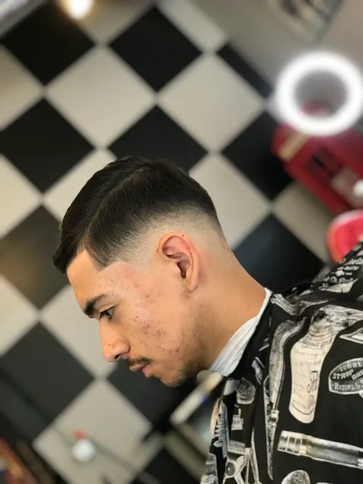 Magos Styling Cave — Barbershop Picture 3