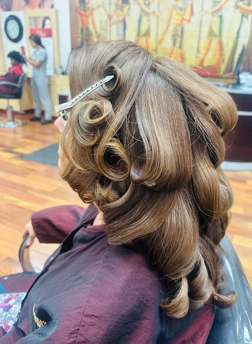 Mena's Hair Design Picture 10