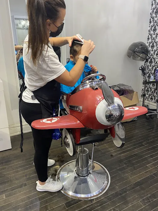 Lilies & Spikes Kids & Teens Hair Salon & Spa Picture 4