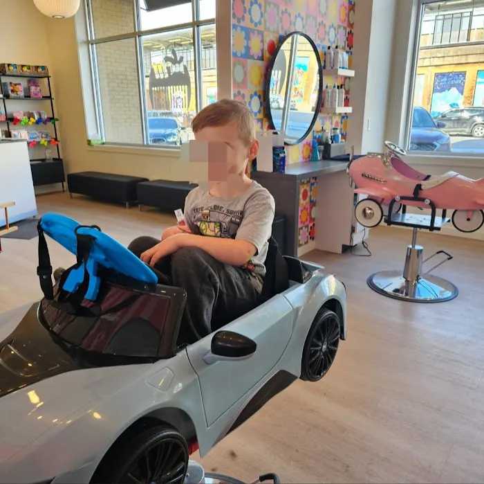 Lilies & Spikes Kids & Teens Hair Salon & Spa Picture 10