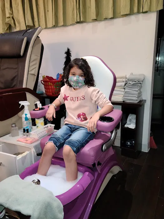Lilies & Spikes Kids & Teens Hair Salon & Spa Picture 2
