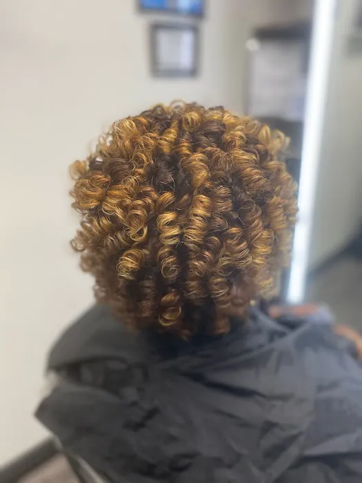 TTH Beauty Salon Picture 7