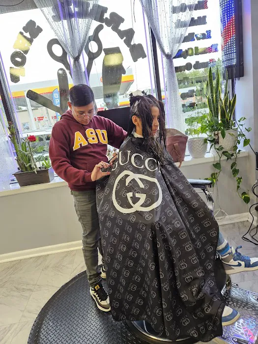 Luna de Xelaju Barber Shop & Beauty Salon Picture 3