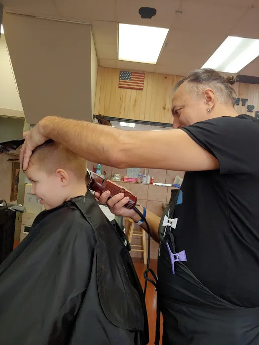 Johnny & Rosa's Hair Salon Picture 8