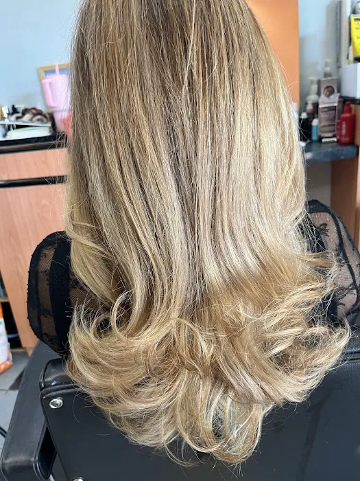 Capelli Hair Salon Picture 7