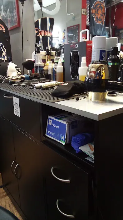 Premier BarberShop Picture 3