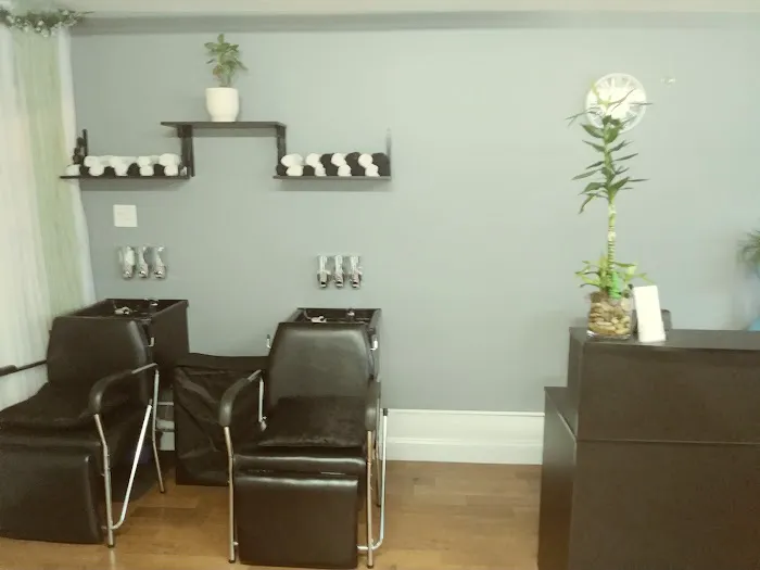 V-La Salon Picture 1