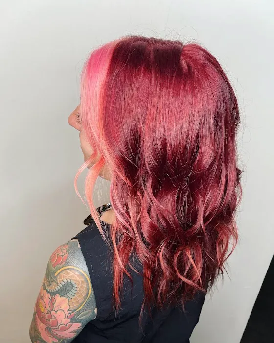 Emily.Does.Hair Picture 2