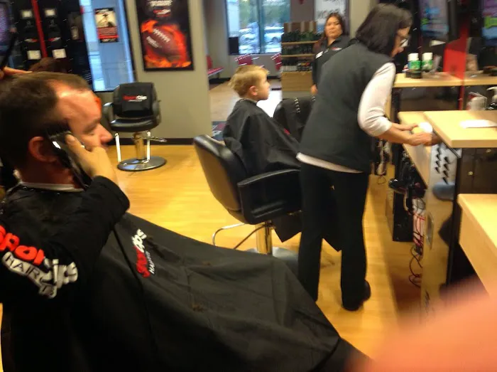 Sport Clips Haircuts of Chicago - West Lakeview Picture 4