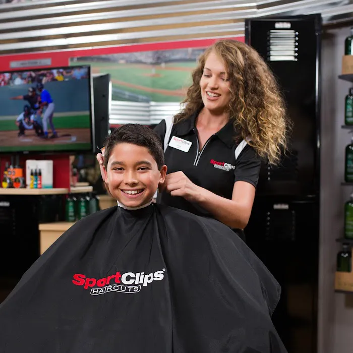 Sport Clips Haircuts of Chicago - West Lakeview Picture 2