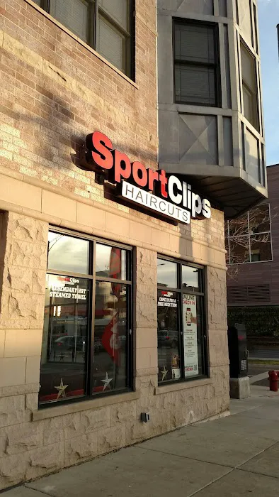 Sport Clips Haircuts of Chicago - West Lakeview Picture 1