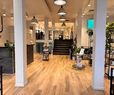 Robert Jeffrey Salon Lakeview Picture 8