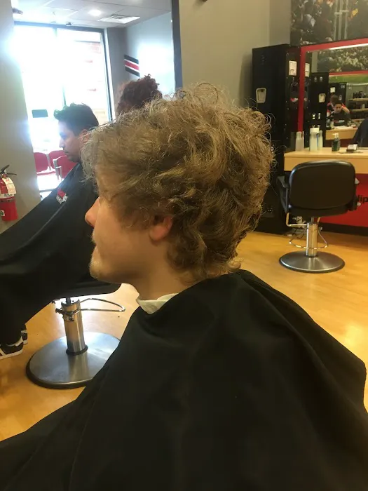Keri The Lady Barber Picture 5