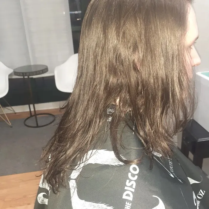 Keri The Lady Barber Picture 10