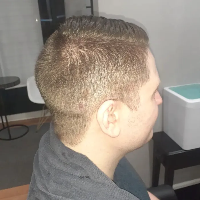 Keri The Lady Barber Picture 2