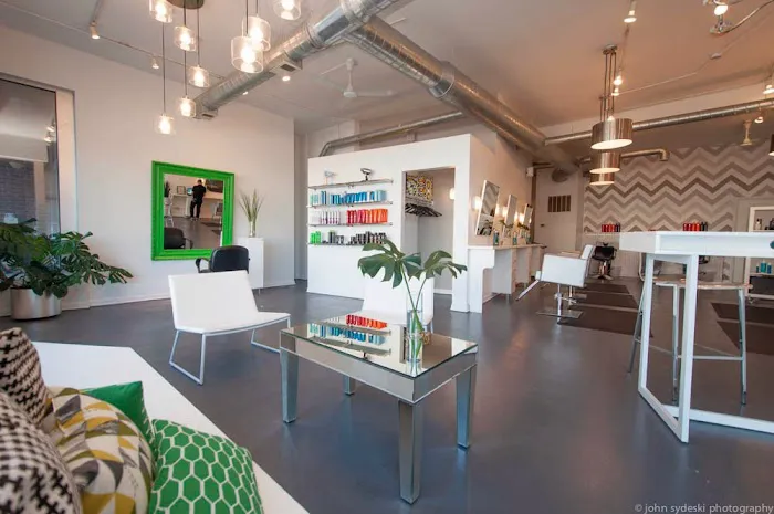 Aria Salon Picture 8