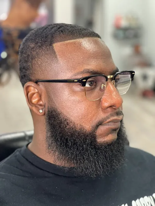 Lady Barber Chicago (l.e.x grooming) Picture 1