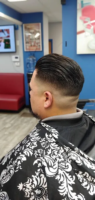 Lobby Cutz Picture 4